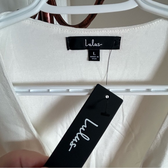 ⭐️ NWT Lulus Two Piece Cropped Surplice Top & Mini Skirt Set ⭐️ - Picture 10 of 13